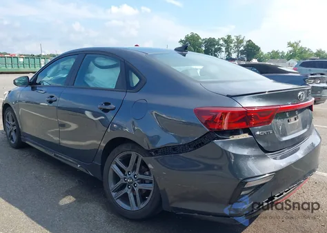 2021 Kia Forte Gt-Line z USA, uszkodzony, nr VIN 3KPF34AD4ME280920